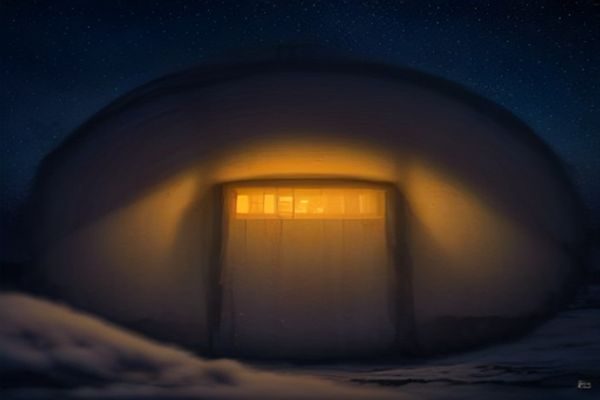 深紫夜空风格的日本动漫文化展览现场，展板陈列着工口题材插画的分级标注与艺术风格演变图表，霓虹粉紫灯光营造出浓郁的御宅族氛围